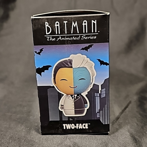Funko Dorbz 228 Two-Face Batman Animated Series Walmart Black Friday Exclusive - Picture 4 of 4